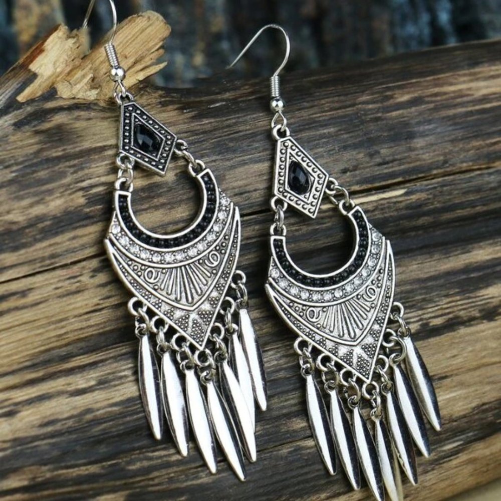 Jhumki geo earrings
